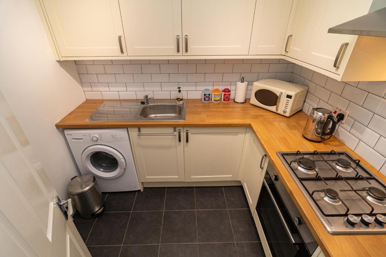 בורנמות' Light And Airy 1 Bedroom Flat 700M From The Beach מראה חיצוני תמונה